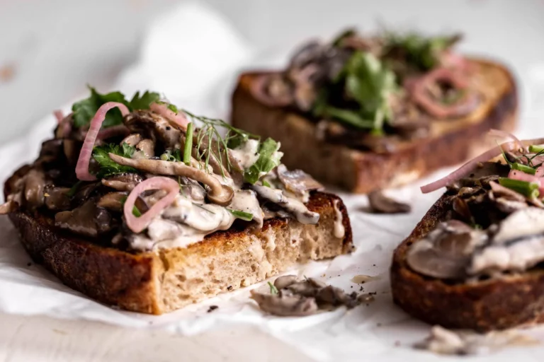 Creamy-mushroom-toast